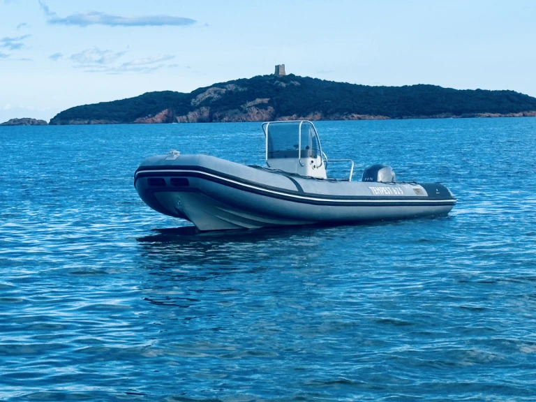 Alquiler de barcos Pinarellu barato de Tempest 625 work