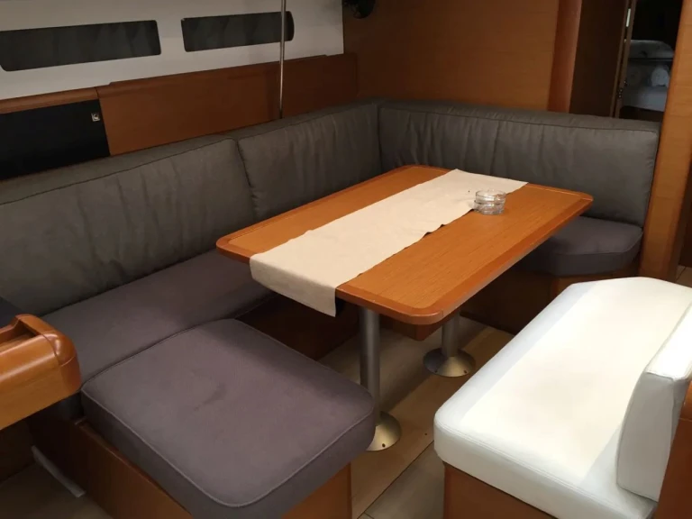 Jeanneau Sun Odyssey 479 de alquiler a Seget Donji