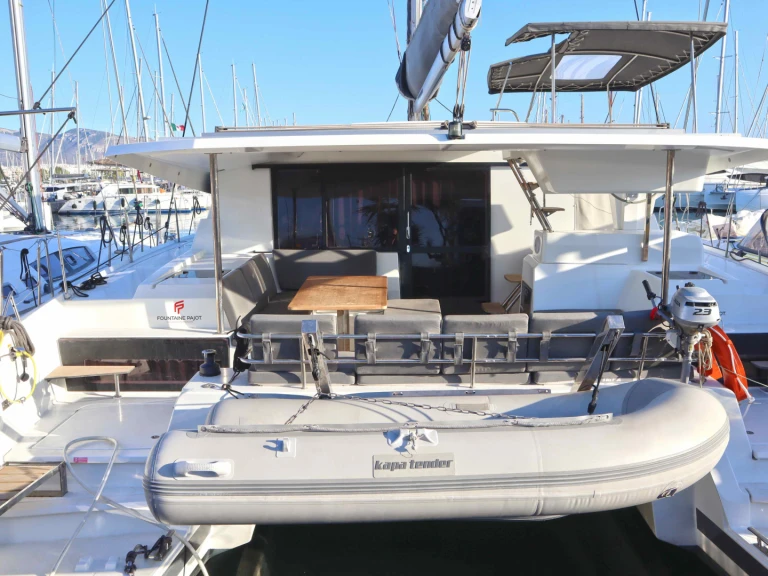 Alquiler de embarcaciones Fountaine Pajot Astrea 42 enNéa Péramos en Samboat
