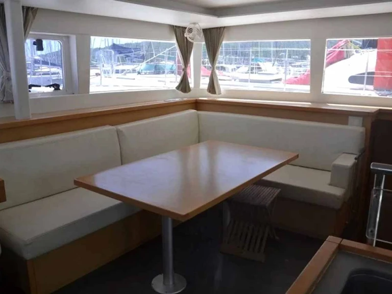 Alquiler de Catamarán, con o sin patrón Lagoon Gouviá