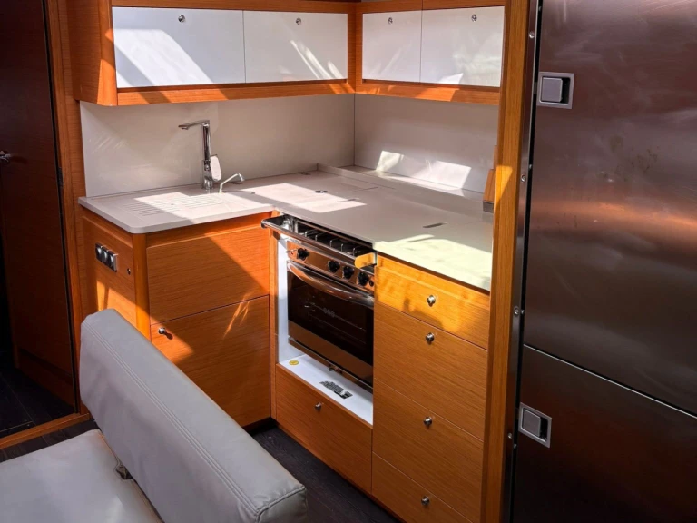 Velero para alquilar Furnari al mejor precio