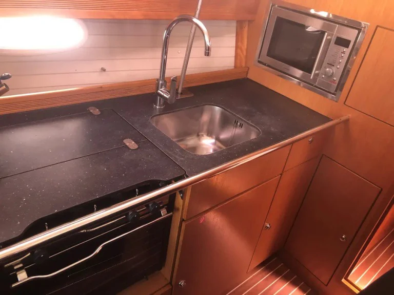 Velero para alquilar Néa Péramos al mejor precio