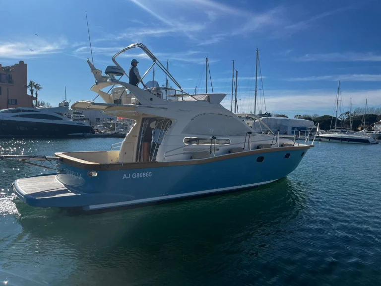 Alquiler de embarcaciones Portofino Marine Portofino 47 Fly enSaint-Tropez en Samboat