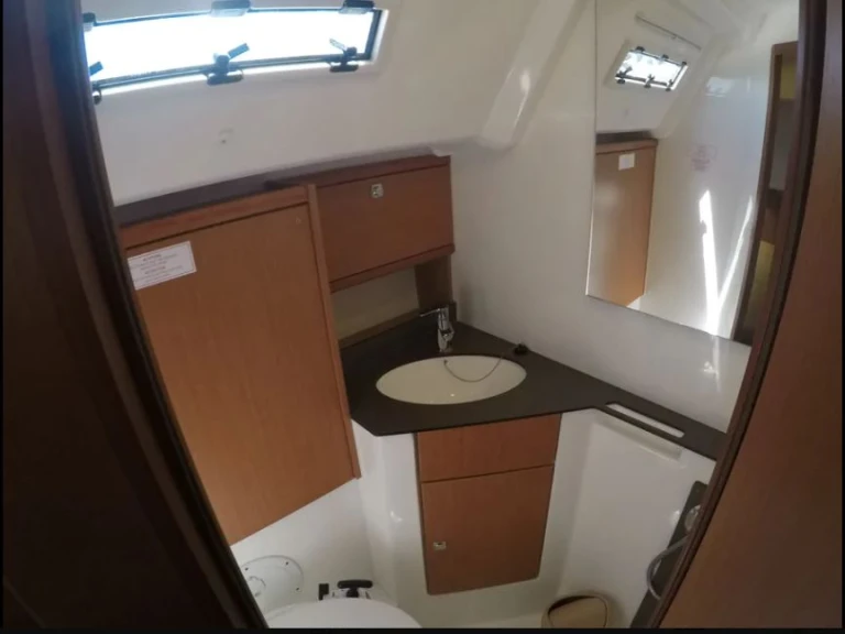 Velero para alquilar Lefkáda al mejor precio