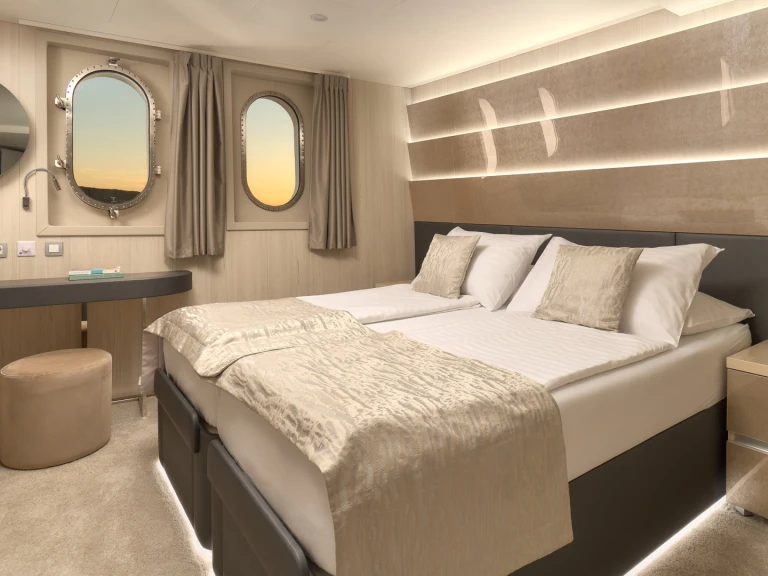 Alquiler Yate de lujo  con o sin  título de navegación