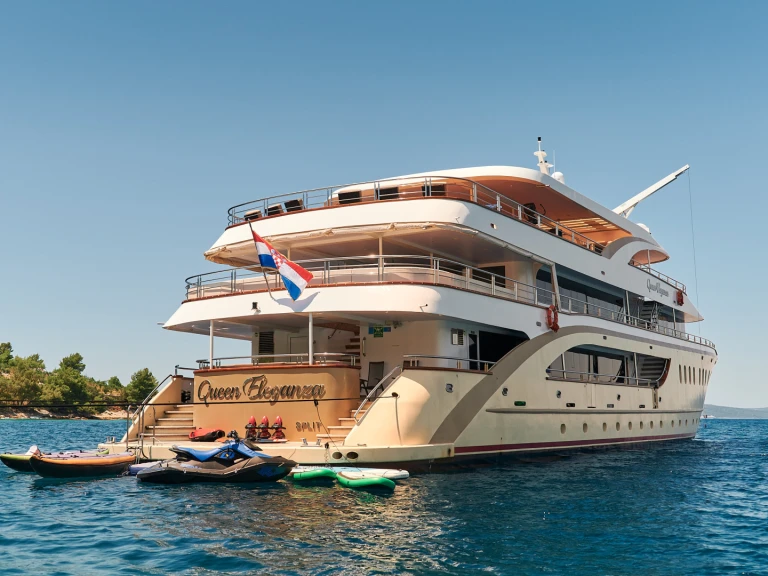 Alquiler Split -  Motoryacht Queen Eleganza en SamBoat