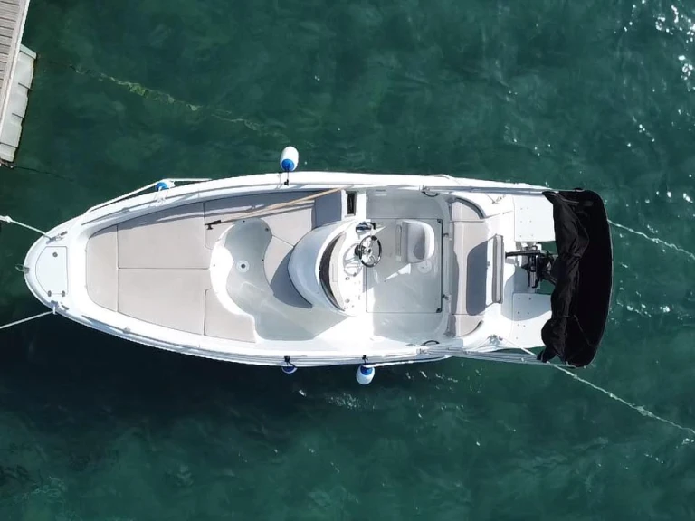 Alquiler de Clear aries en Giardini-Naxos