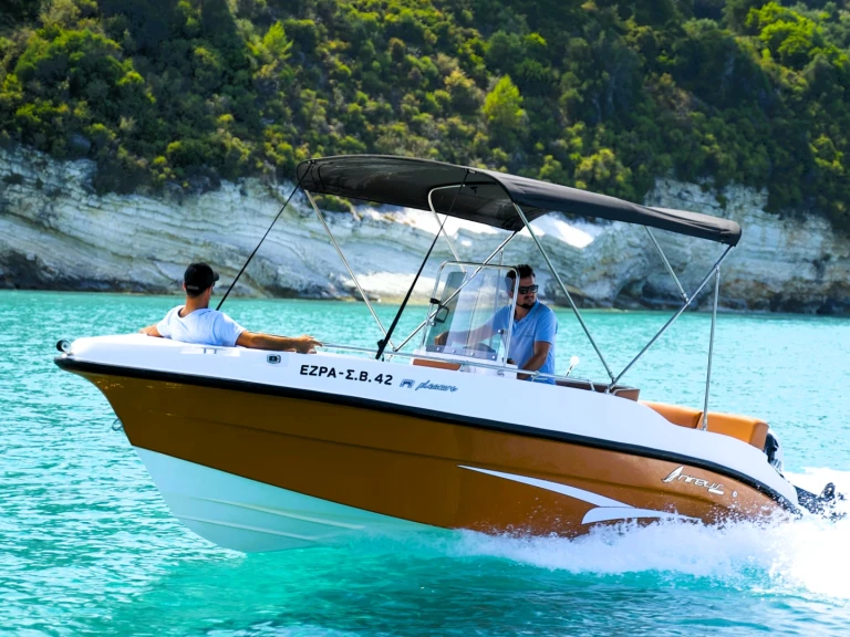 Nireus Ω53 de alquiler a Psaroú