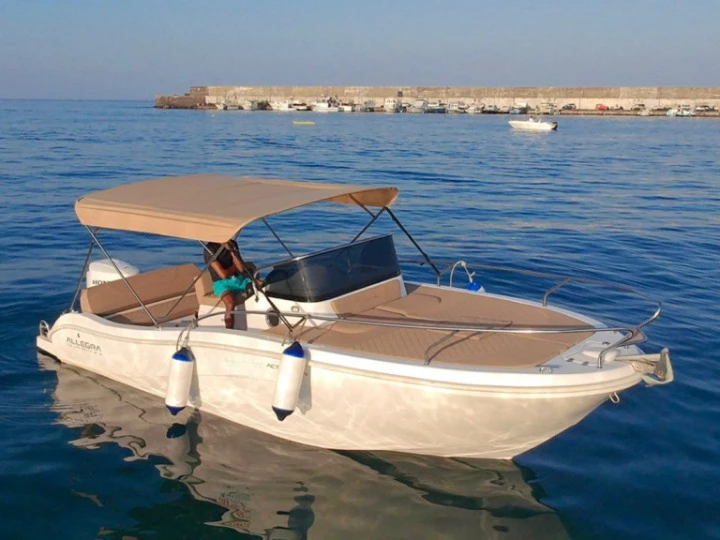 Alquiler Giardini-Naxos - Allegra Boats 21 Sun en SamBoat