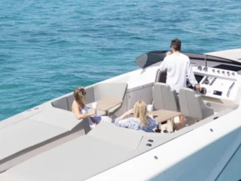 Alquiler de embarcaciones Frausher Ghost enSanta Eulària des Riu en Samboat