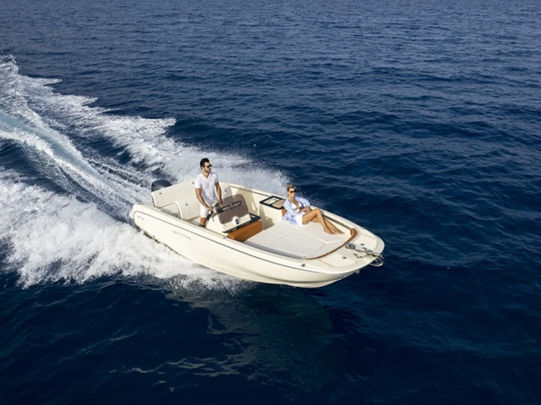 Alquiler Fornells - Invictus  200SX en SamBoat