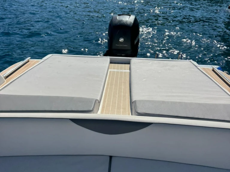 Alquiler Neumática en Catania - Almar 911s