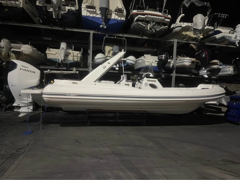 Alquiler Neumática Almar con o sin  título de navegación