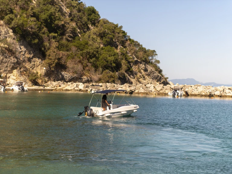Alquiler de barcos Aríllas barato de Nireus 465
