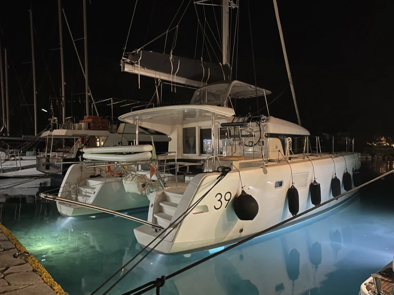 Catamarán para alquilar Polignano a Mare al mejor precio