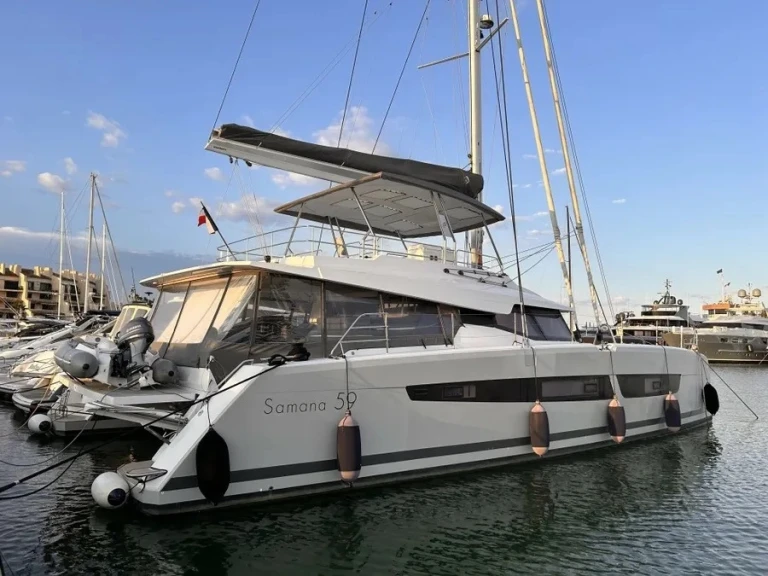 Alquiler de embarcaciones Fountaine Pajot Samana 59 enCogolin en Samboat