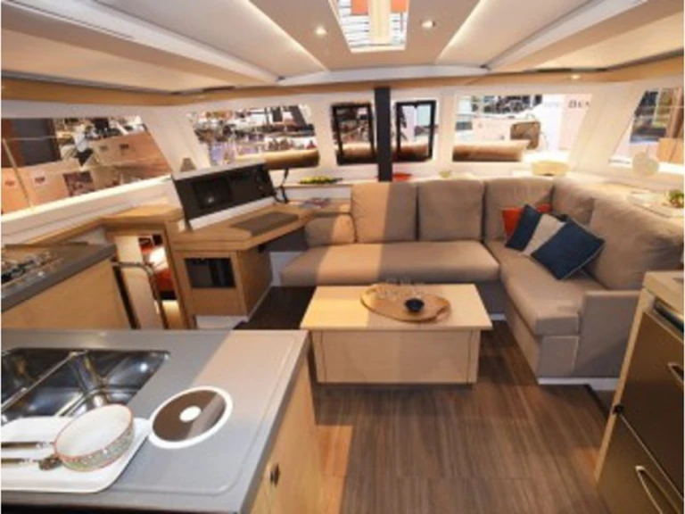 Fountaine Pajot Lucia 40 de alquiler a Port Grimaud