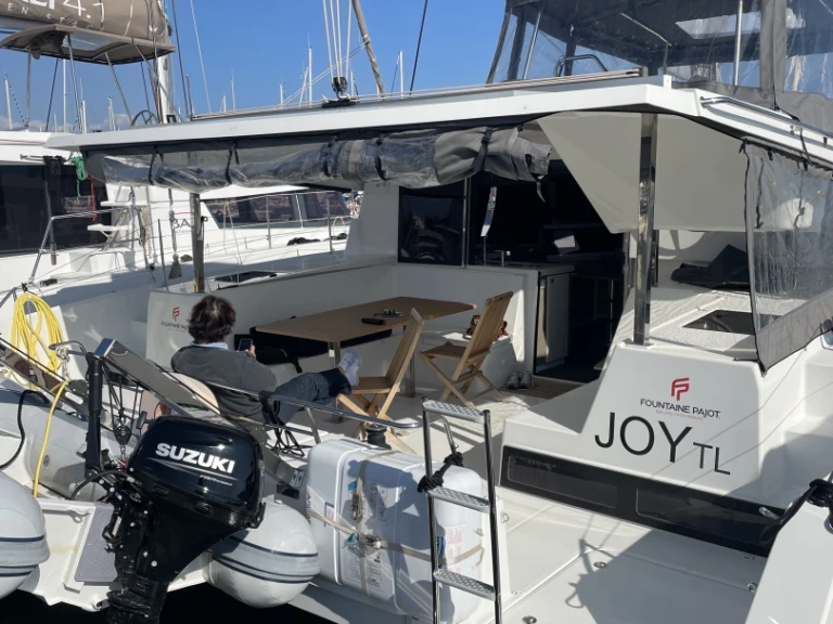 Alquiler de Fountaine Pajot Lucia 40 en Port Grimaud