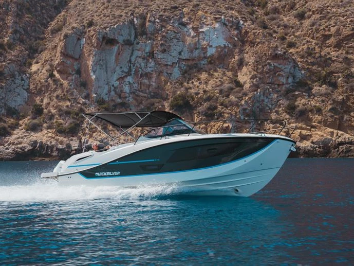 Alquiler de embarcaciones Quicksilver Activ 875 Sundeck enGrebaštica en Samboat