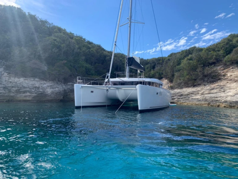 Alquiler de embarcaciones Lagoon Lagoon 450 enFigari en Samboat