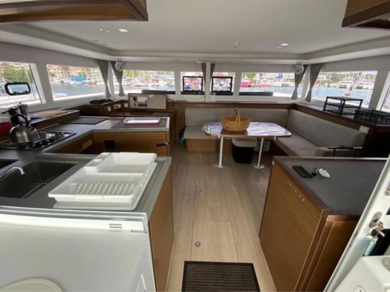 Alquiler de Lagoon Lagoon 450 en Figari