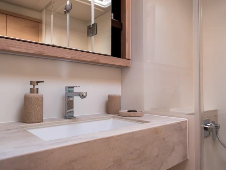 Alquiler Catamarán Lagoon con o sin  título de navegación