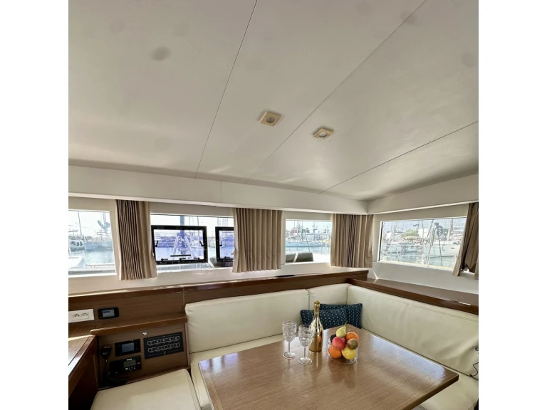 Alquiler Catamarán Lagoon con o sin  título de navegación