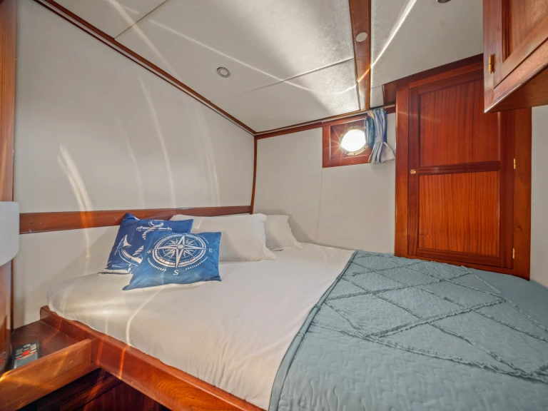 Alquiler de barcos Split barato de Gulet Smart Spirit