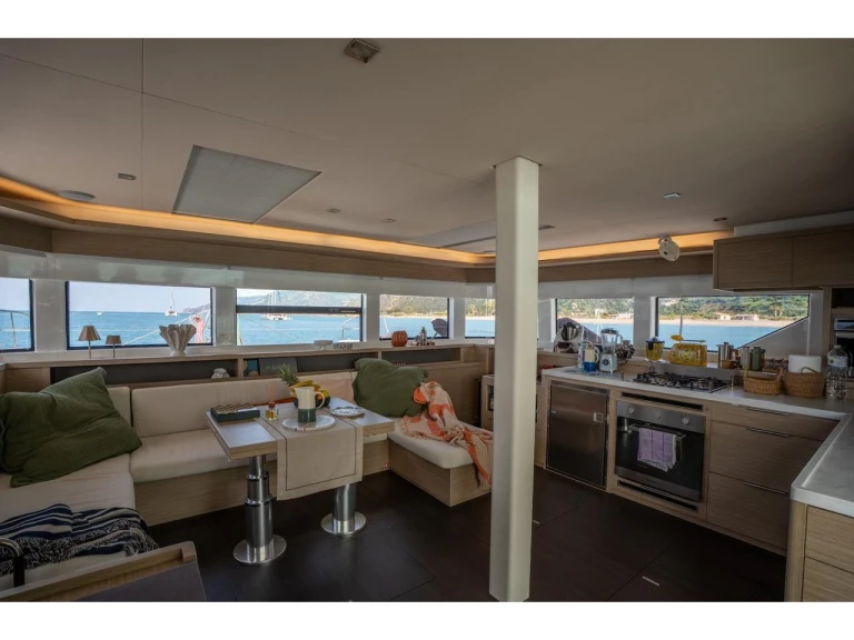 Alquiler de Catamarán, con o sin patrón Lagoon Salerno