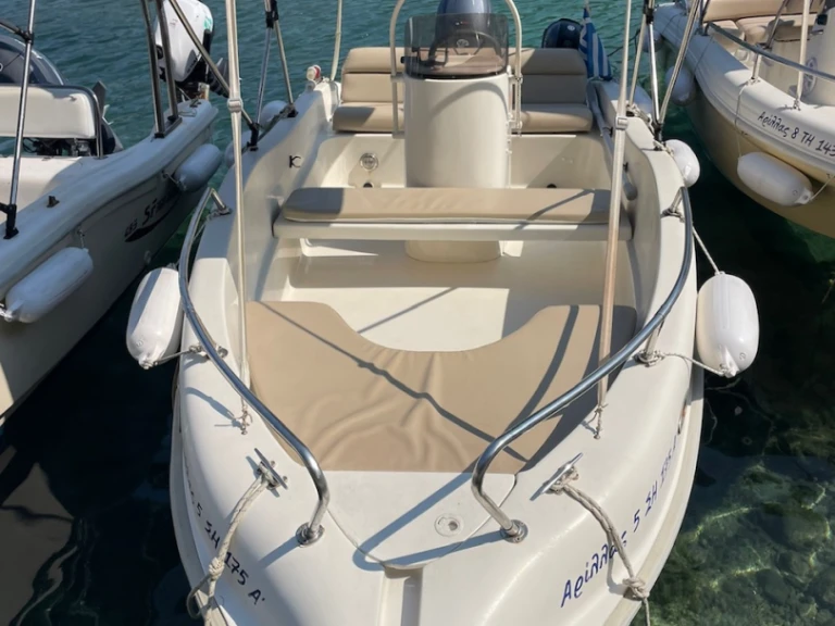 Alquiler de barcos Aríllas barato de Nireus 465