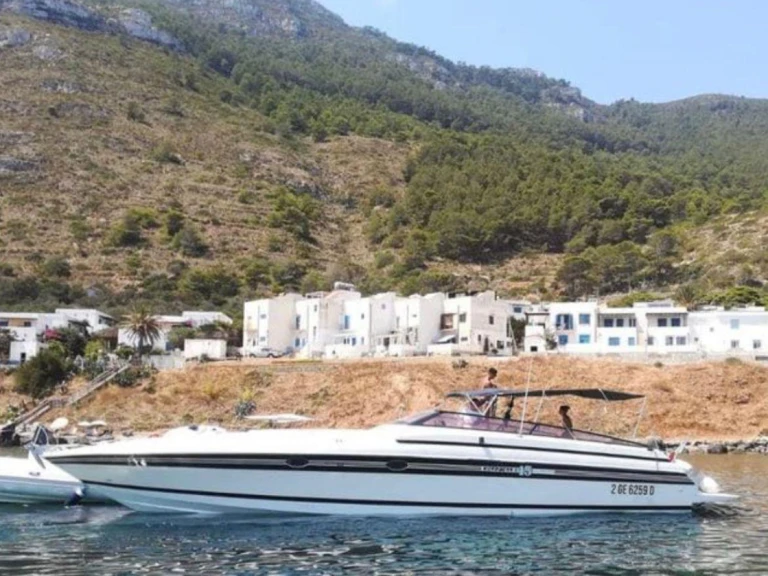 Alquiler de embarcaciones Cherokee Yachts  Cherokee Yachts 45 enLugano (District) en Samboat