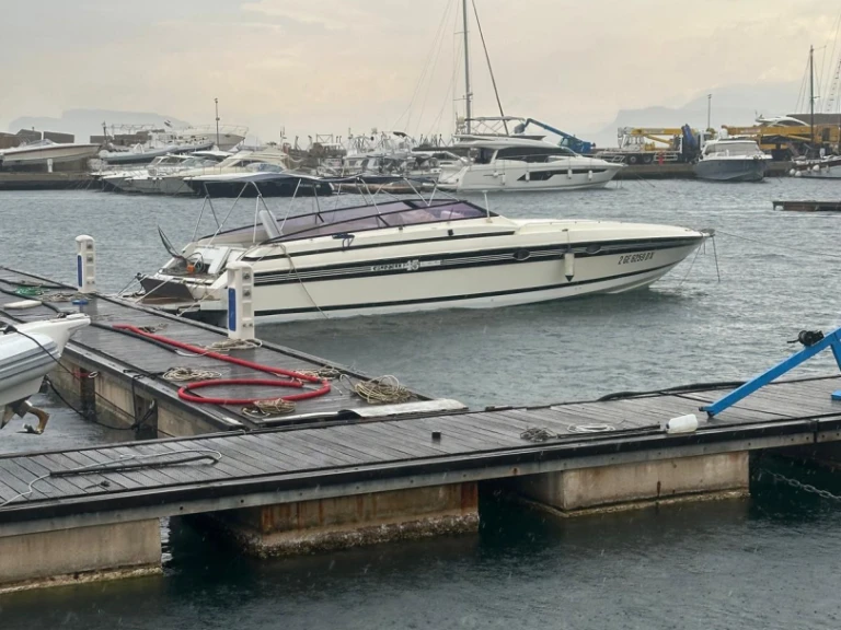 Alquiler Lancha Cherokee Yachts  con o sin  título de navegación