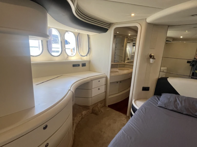 Alquiler de embarcaciones Azimut Absolute 43 Fly enBeşiktaş en Samboat
