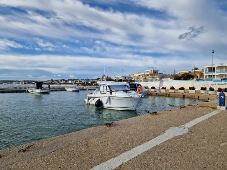 Jeanneau Merry Fisher 695 series2 de alquiler a Torre Vado