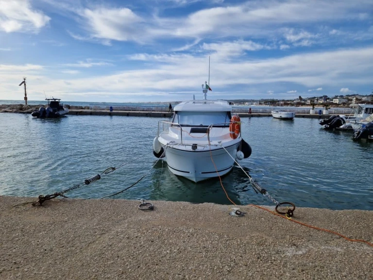 Alquiler de Jeanneau Merry Fisher 695 series2 en Torre Vado