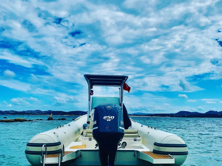 Capelli Tempest 900 de alquiler a Palau