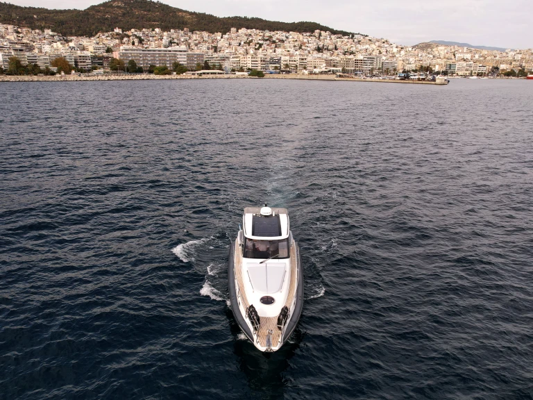 Alquiler de Dromor Commander 40 en Kavála