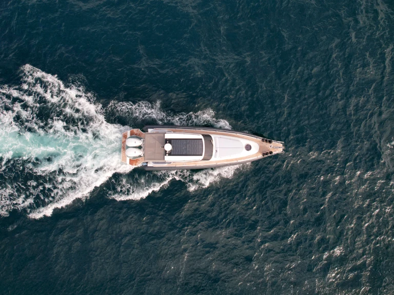 Neumática para alquilar Kavála al mejor precio