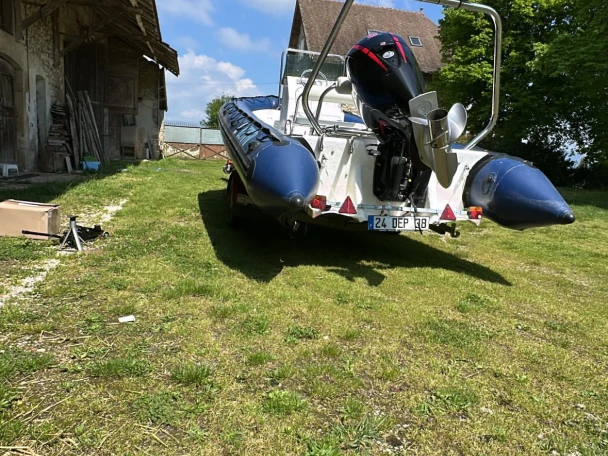 Alquiler de Neumática, con o sin patrón Zeppelin Aix-les-Bains