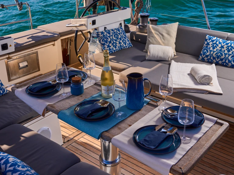 Alquiler de Bavaria Bavaria C57 en Olbia