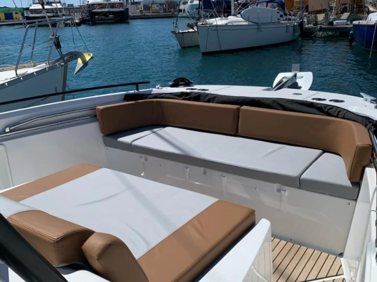 Alquiler de barcos Saint-Raphaël barato de Flyer 9