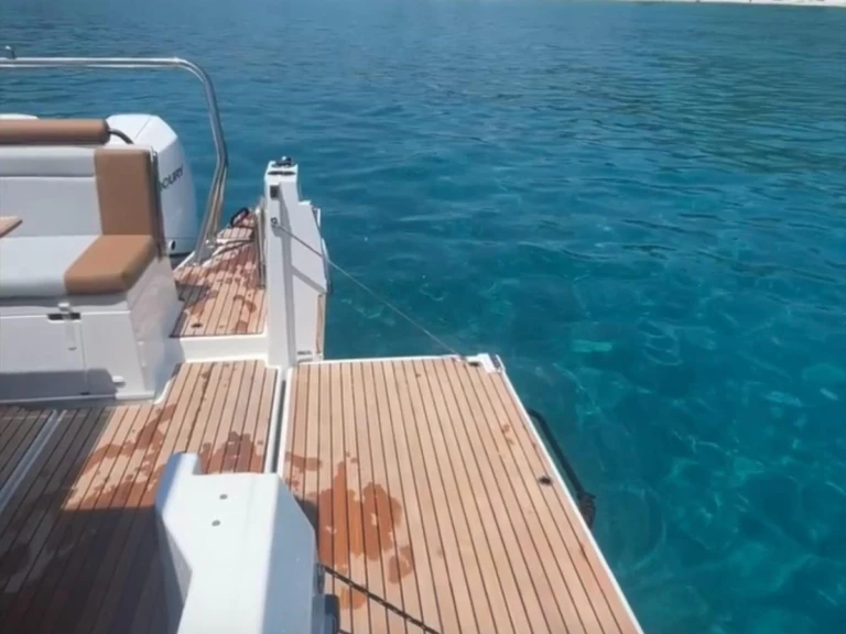 Alquiler de embarcaciones Bénéteau Flyer 9 enSaint-Raphaël en Samboat