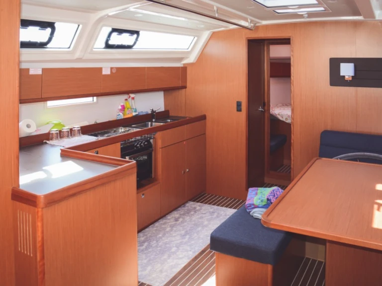 Bavaria Bavaria 46 Cruiser de alquiler a Mesina