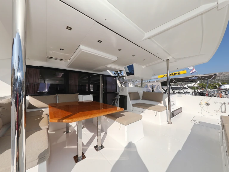 Alquiler Catamarán Fountaine Pajot con o sin  título de navegación