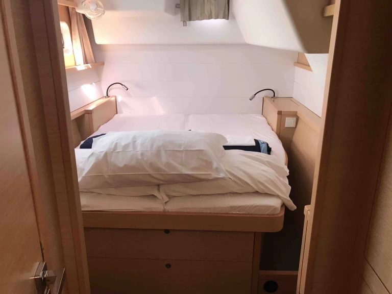 Lagoon Lagoon 450 F de alquiler a San Teodoro