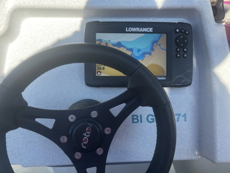 Alquiler Lancha ROTO con o sin  título de navegación