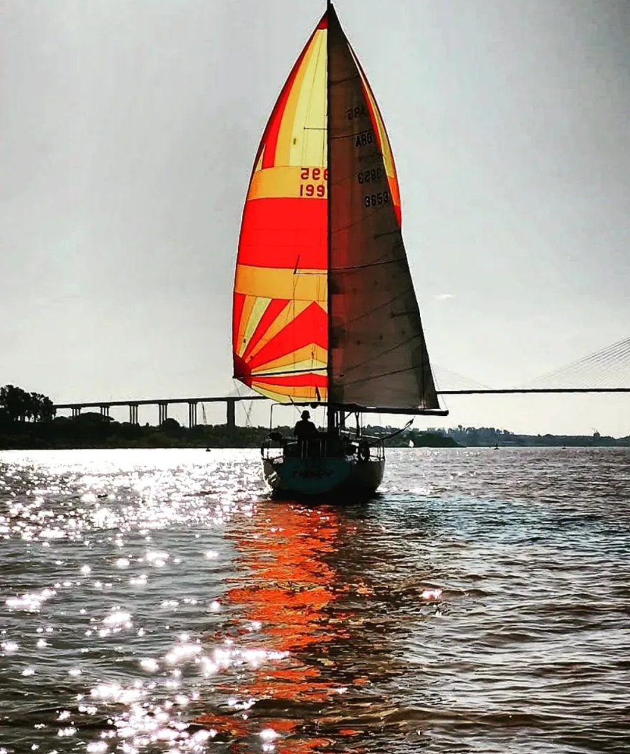 Alquiler Velero Custom Made con o sin  título de navegación