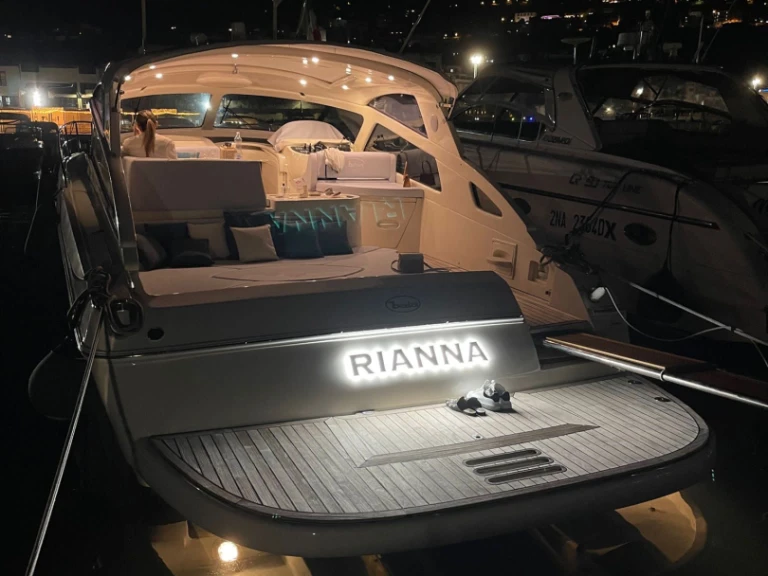 Baia Flash 48 de alquiler a Castellammare di Stabia