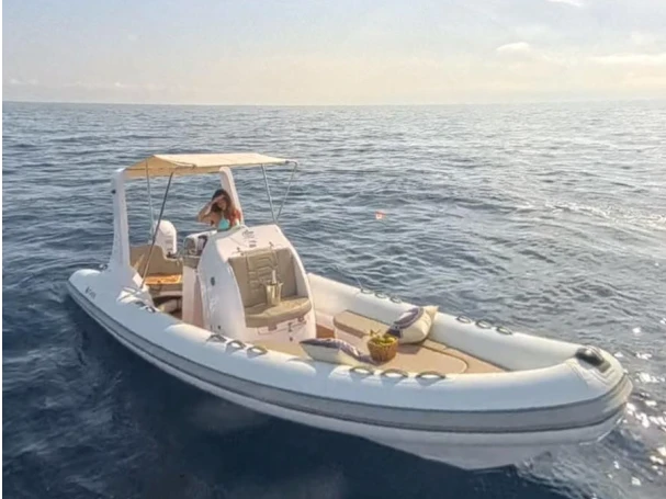 Antares Giglio 65 de alquiler a Rapallo