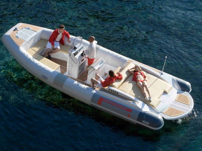 Alquiler de embarcaciones Pirelli 7.70 enPorto Rotondo en Samboat